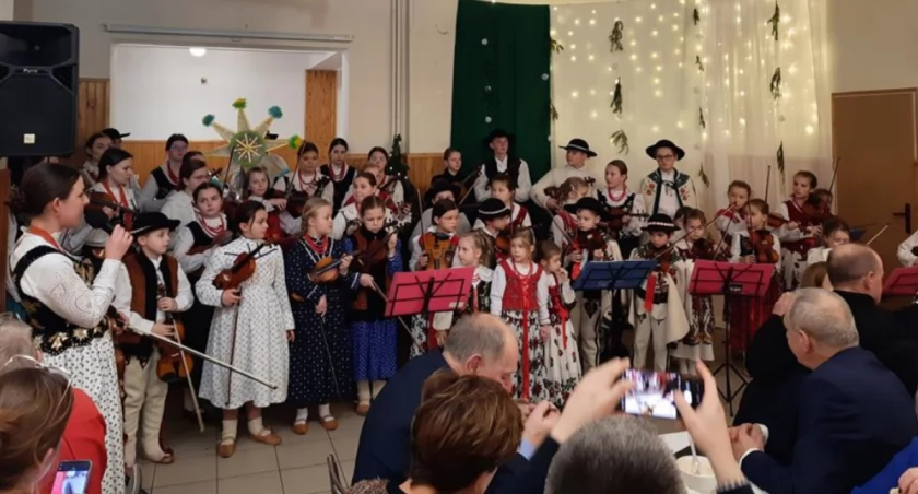 Jak kolędować, to głośno i z przytupem - spotkanie w Rokicinach Podhalańskich