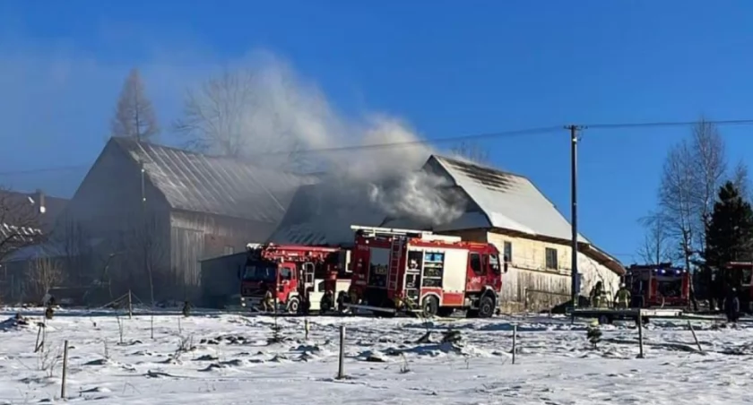Pożar drewnianego budynku w Dzianiszu