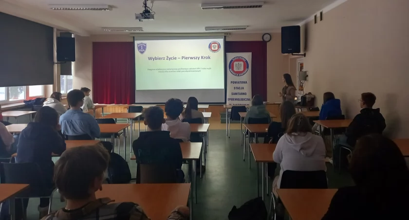 Z uczniami technikum na temat wirusa HPV i rak szyjki macicy