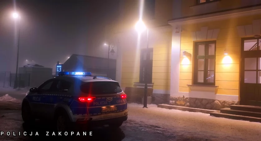 Interwencja policji na dworcu PKP w Zakopanem