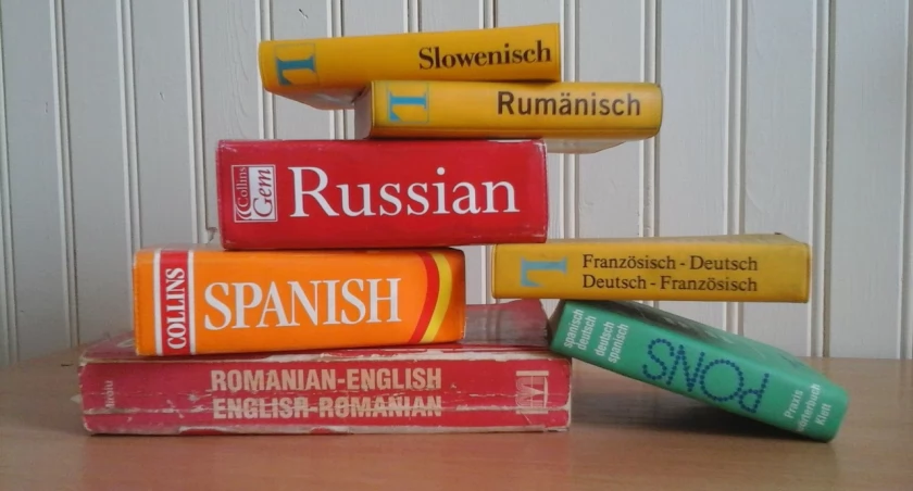 Czym charakteryzuje się tłumaczenie konsekutywne, a czym – uwierzytelnione?