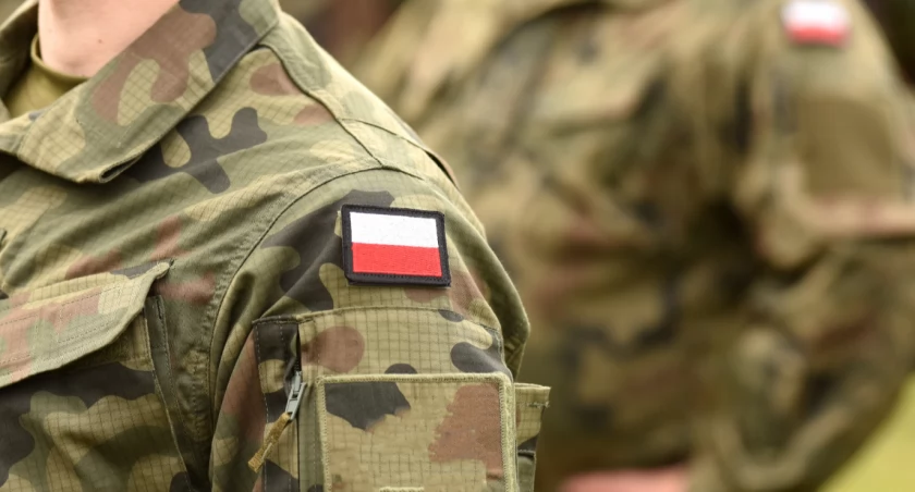 Uwaga! Pojazdy wojskowe na drogach