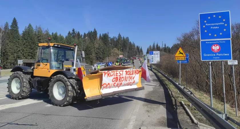 Rozpoczął się protest rolników na granicy w Chyżnem