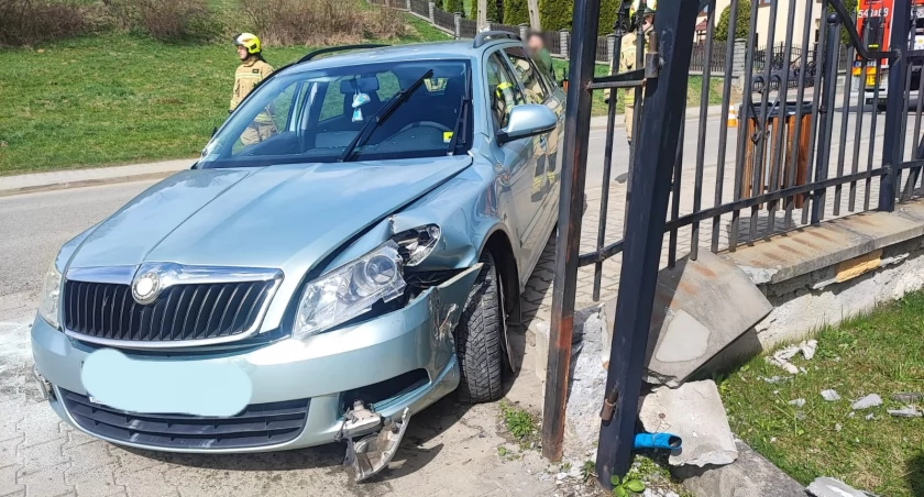 Zderzenie dwóch samochodów - były osoby poszkodowane 
