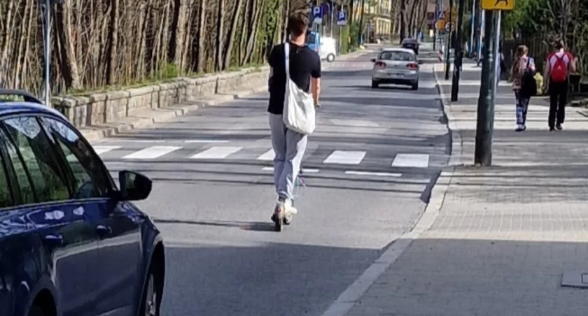 Hulajnogą elektryczną bezpiecznie do celu