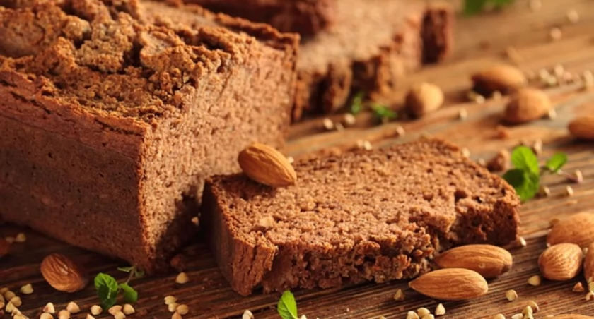 Dlaczego warto wybierać chleb bezglutenowy i inne produkty bezglutenowe? 2 korzyści