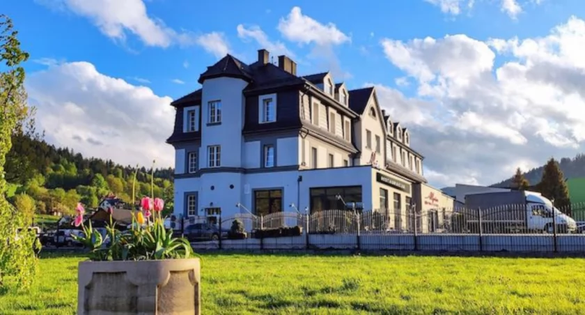 Odkryj urok Hotelu Alpin - idealne miejsce na weekend we dwoje