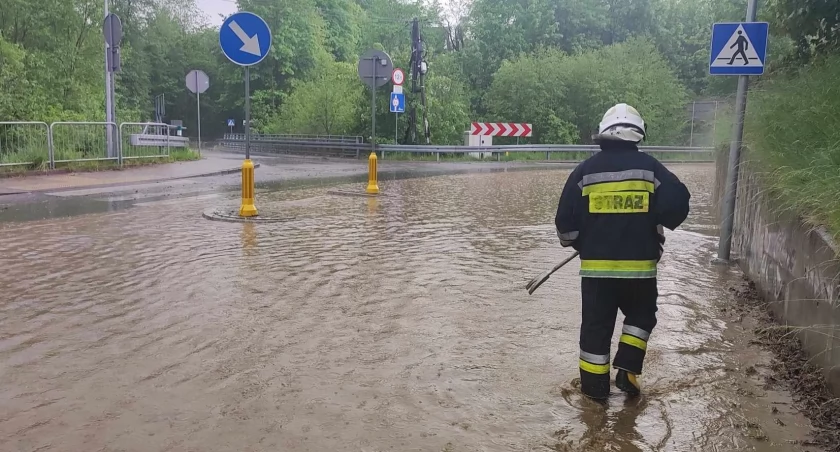 Zalana droga w Rabie Wyżnej
