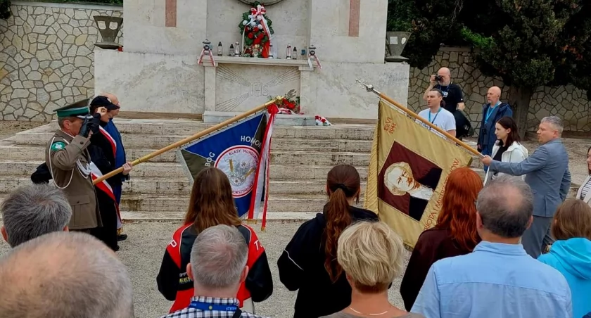 W 80. rocznicę zdobycia - sztandar PLO dla Młodzieży ponownie na Monte Cassino  