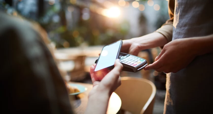 Nowoczesne kasy fiskalne online - dlaczego warto wybrać takie rozwiązanie?