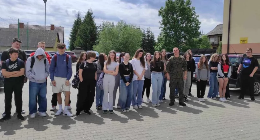 Program edukacyjno-obronny „Edukacja z wojskiem”