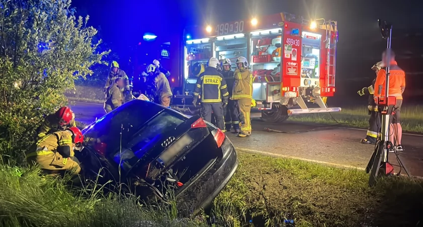 Groźny wypadek - jedna osoba zakleszczona