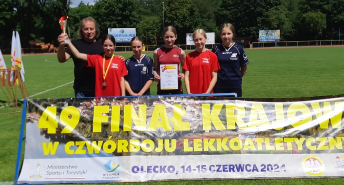 Uczennice z Sieniawy wywalczyły 4 miejsce w Polsce