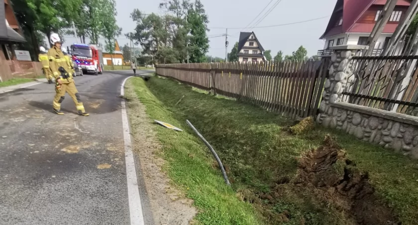 Samochód wypadł z drogi