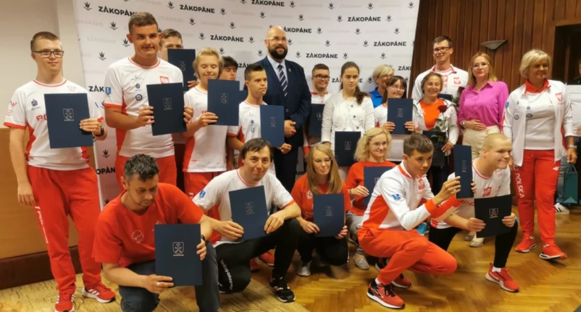 Zawodnicy i trenerzy nagrodzeni 