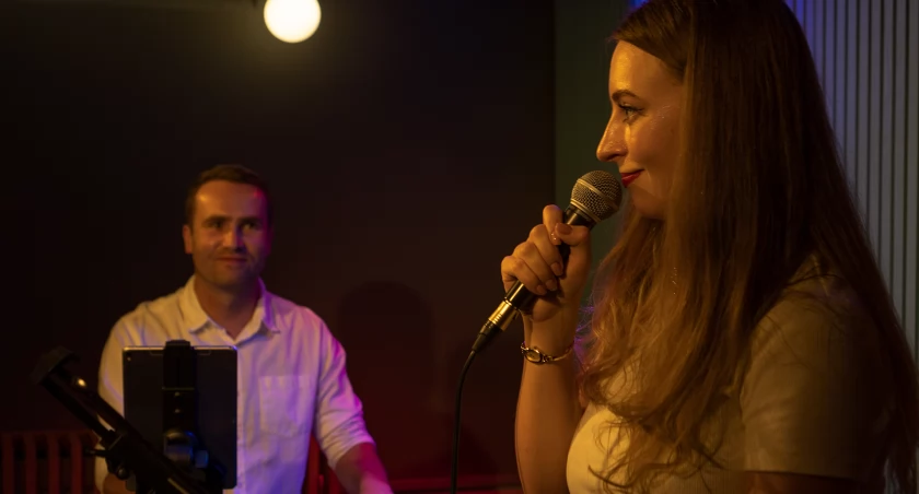 Dwa wydarzenia, jeden piątek – planszówka Hamernia i koncert Magdy Panek i Piotra Cudzicha.