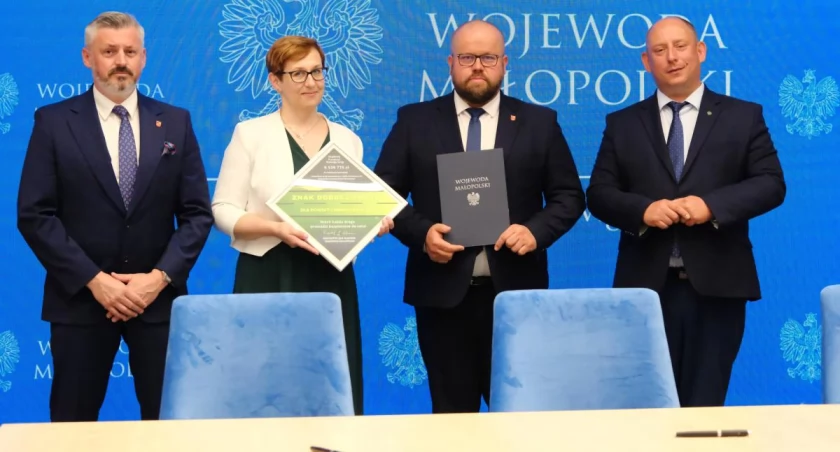 Podpisanie umowy z Wojewodą Małopolskim na rozbudowę drogi powiatowej nr 1636 K Krościenko n/D - Szczawnica