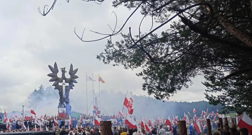 Podhalanie na uroczystym odsłonięciu pomnika Rzezi Wołyńkiej – Domostawa