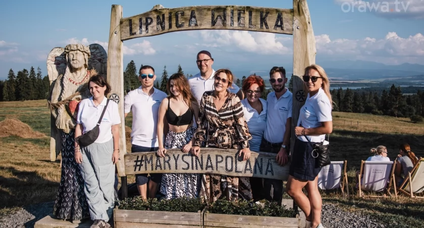 Piknik turystyczny na Marysinej Polanie w Lipnicy Wielkiej wraz z 5. Plenerem Rzeźbiarskim