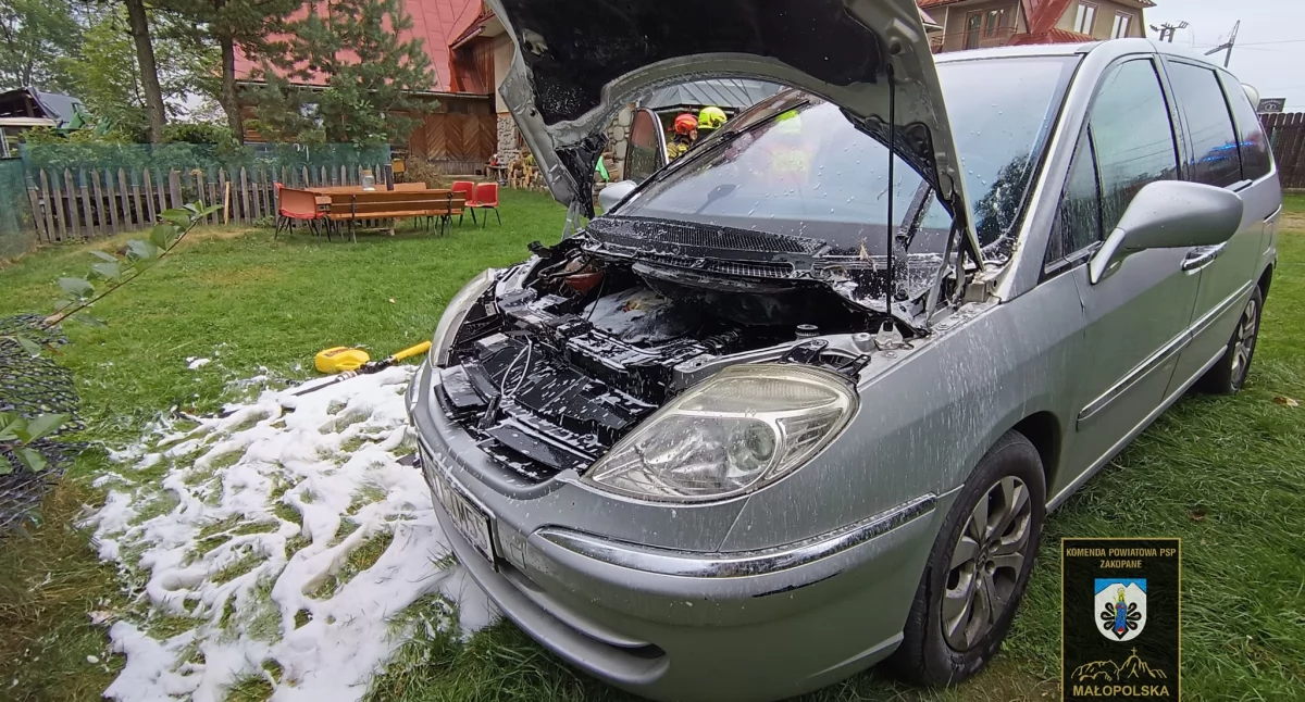 Pożar samochodu osobowego w Zębie 