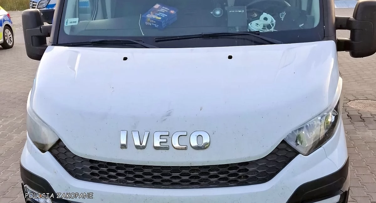 Pijany kierowca z 4-krotnym zakazem prowadzenia pojazdów zatrzymany przez policje