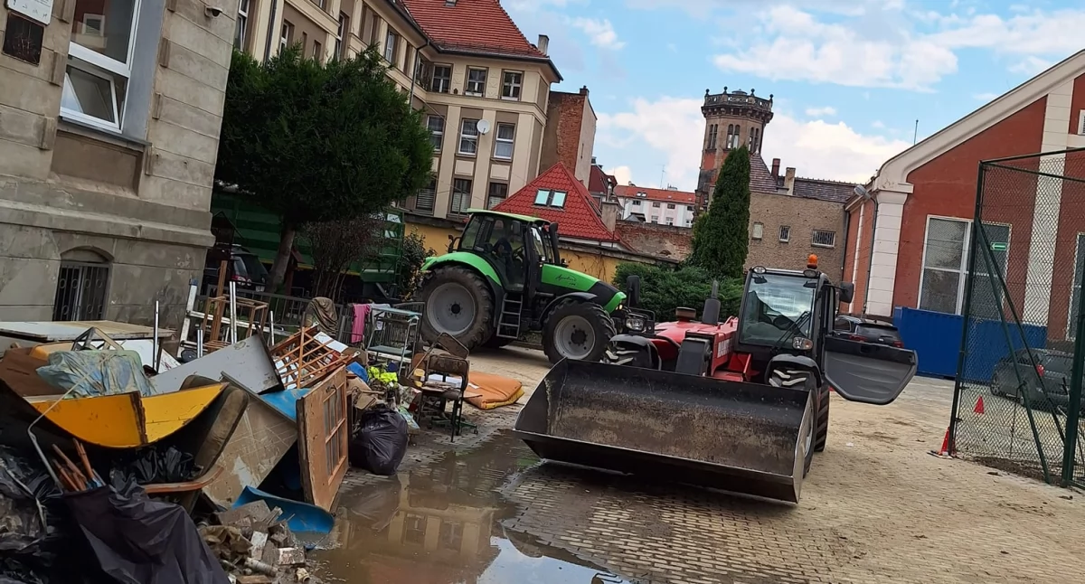 Szkoła w Nysie walczy o przetrwanie - apel o pomoc po dramatycznej powodzi