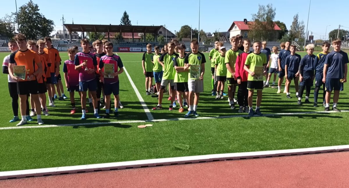 Relacja z Igrzysk Młodzieży Szkolnej Ośrodka Sportowego Nowy Targ w piłce nożnej chłopców