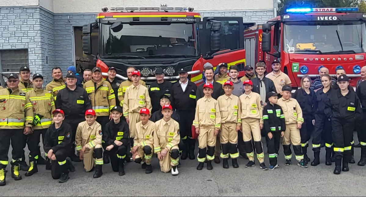 Nowy wóz strażacki OSP Pieniążkowice uroczyście powitany - Scania P370 XT GCBA