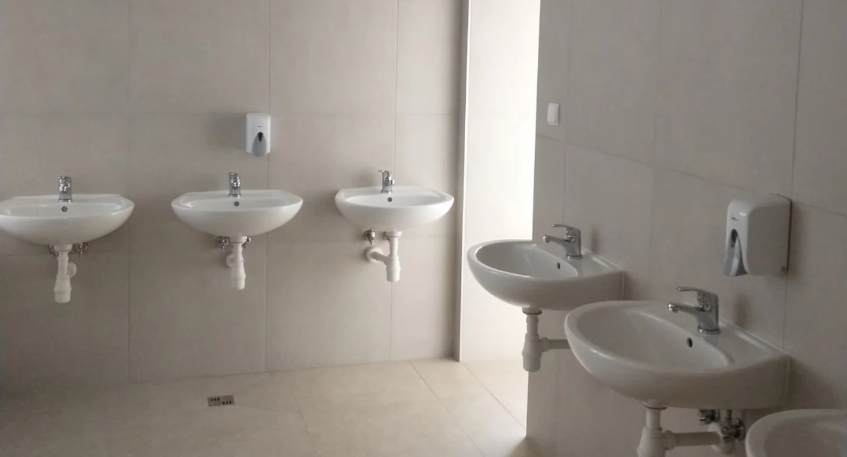 Modernizacja szkoły w Sromowcach Wyżnych w toku
