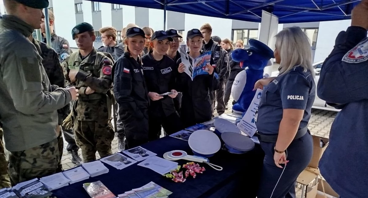 Najmłodsi kadeci na komendzie – pierwszy krok w stronę munduru