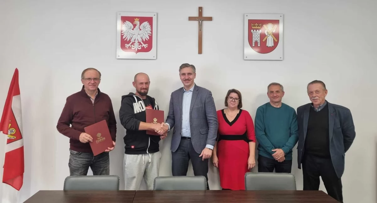Umowa na budowę pierwszego skateparku w Szaflarach podpisana
