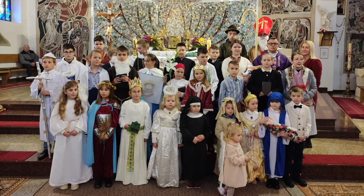 Korowód Świętych w Podczerwonem