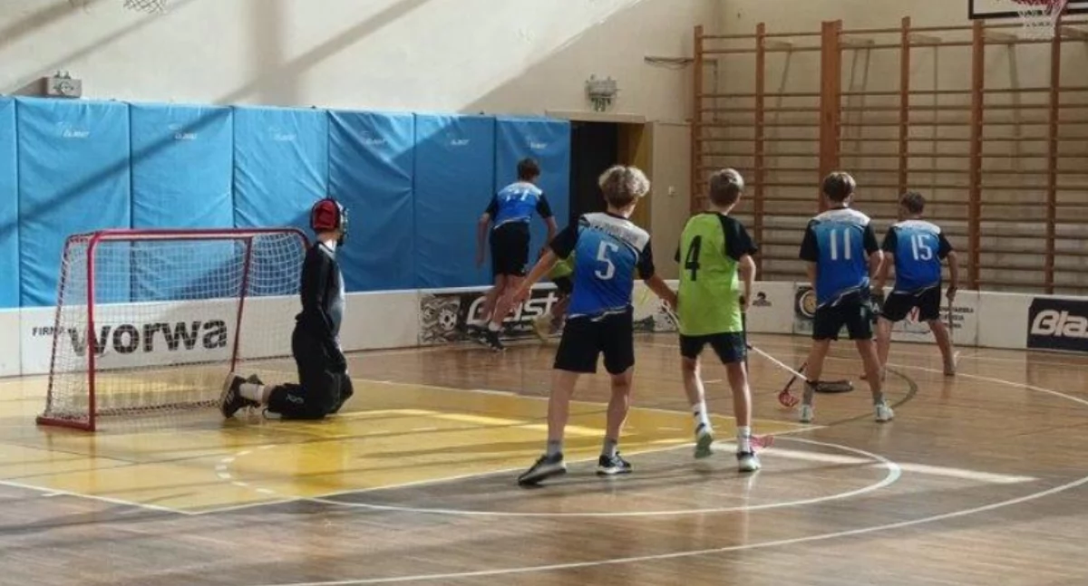 Powiatowe Igrzyska Młodzieży w unihokeju – zwycięstwo SP 11 Nowy Targ