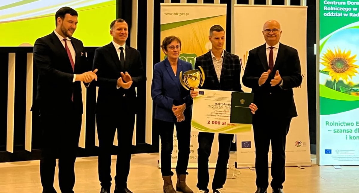 Uczeń ZSCKR Nowy Targ na podium w konkursie o rolnictwie ekologicznym