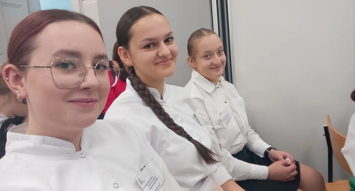 Sukces uczennicy ZSCKR Nowy Targ w Małopolskim Konkursie „Stół Pięknie Nakryty”
