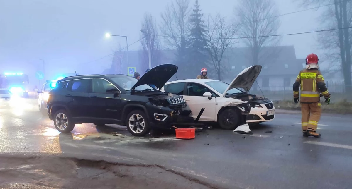 Zderzenie na zakopiance - jedna osoba zabrana do szpitala