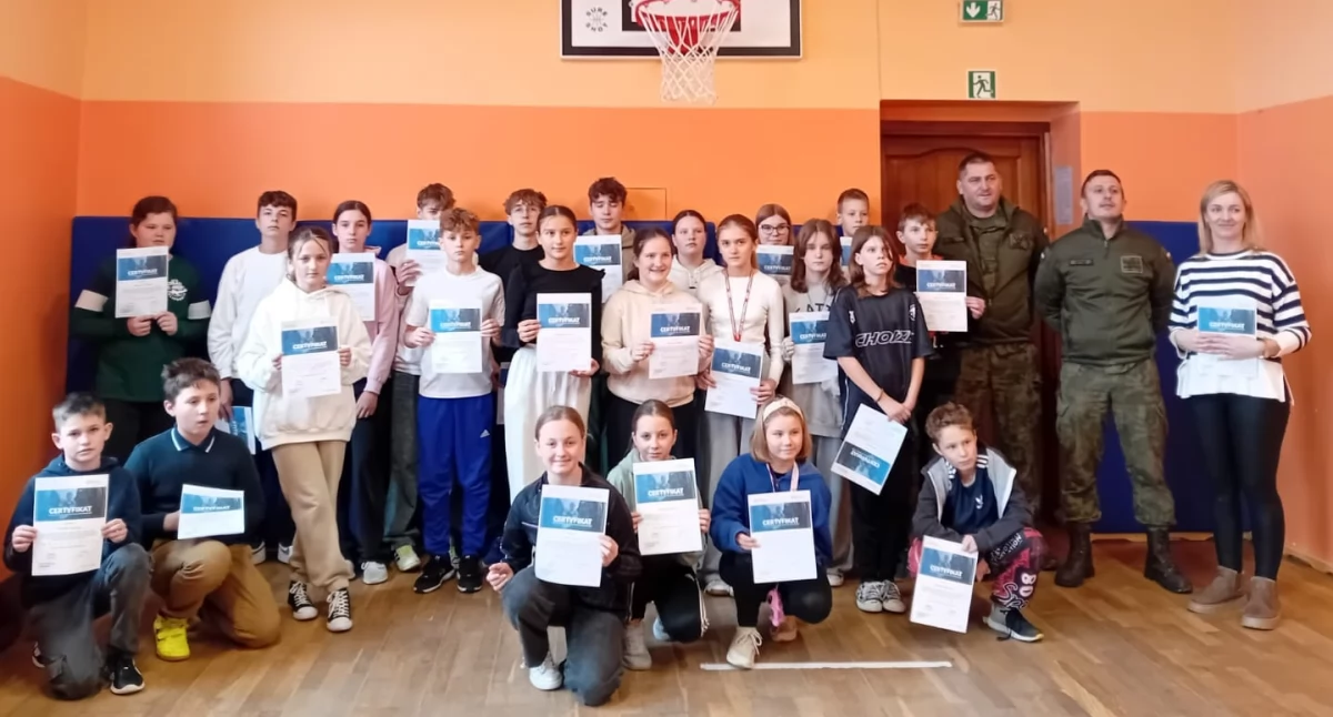 Wojsko w szkole – praktyczna nauka dla uczniów z Czerwiennego