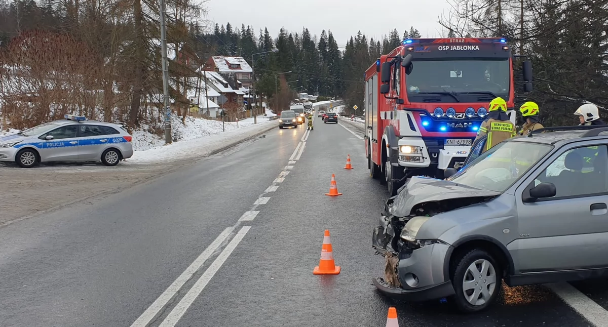 Cztery osoby ucierpiały w zdarzeniu - jedna odwieziona do szpitala