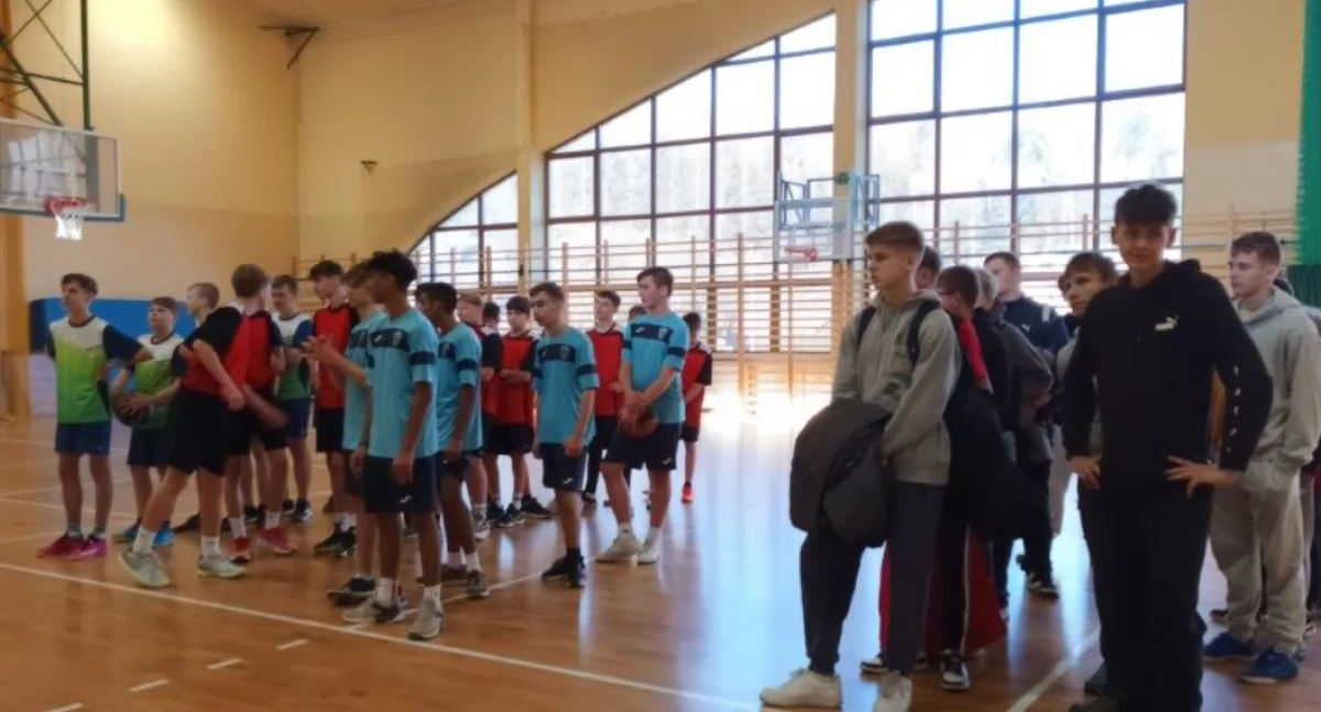 Relacja z Igrzysk Młodzieży Szkolnej Ośrodka Sportowego Pieniny w piłce koszykowej chłopców