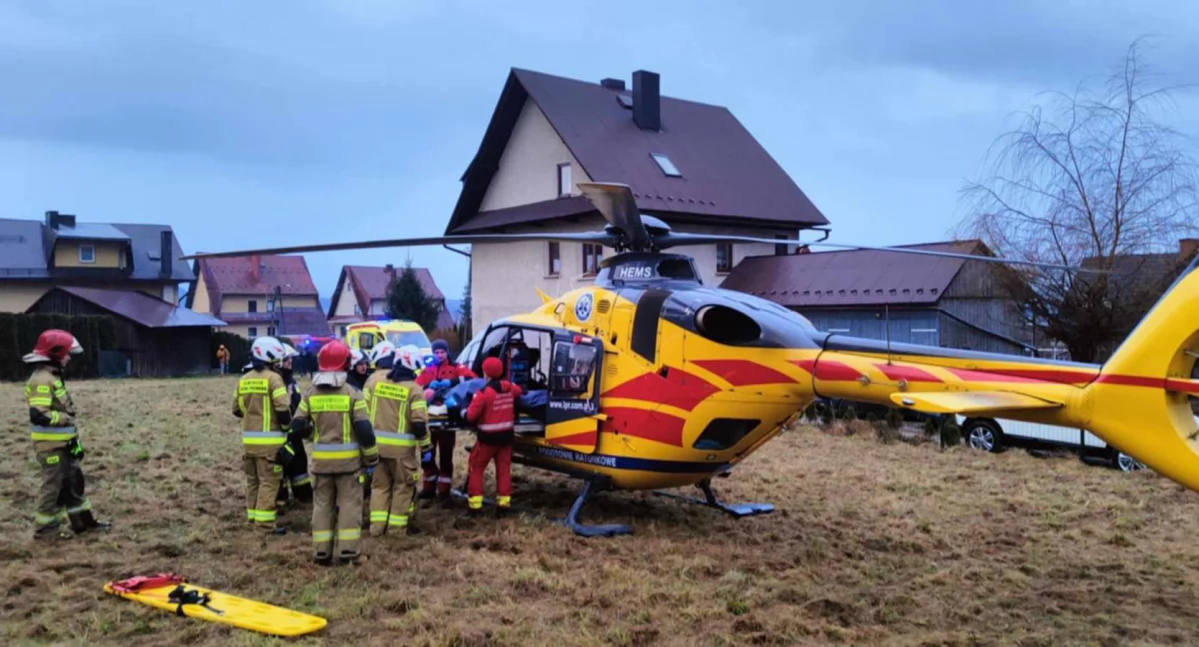 Upadek z wysokości - młoda kobieta przetransportowana śmigłowcem do Krakowa