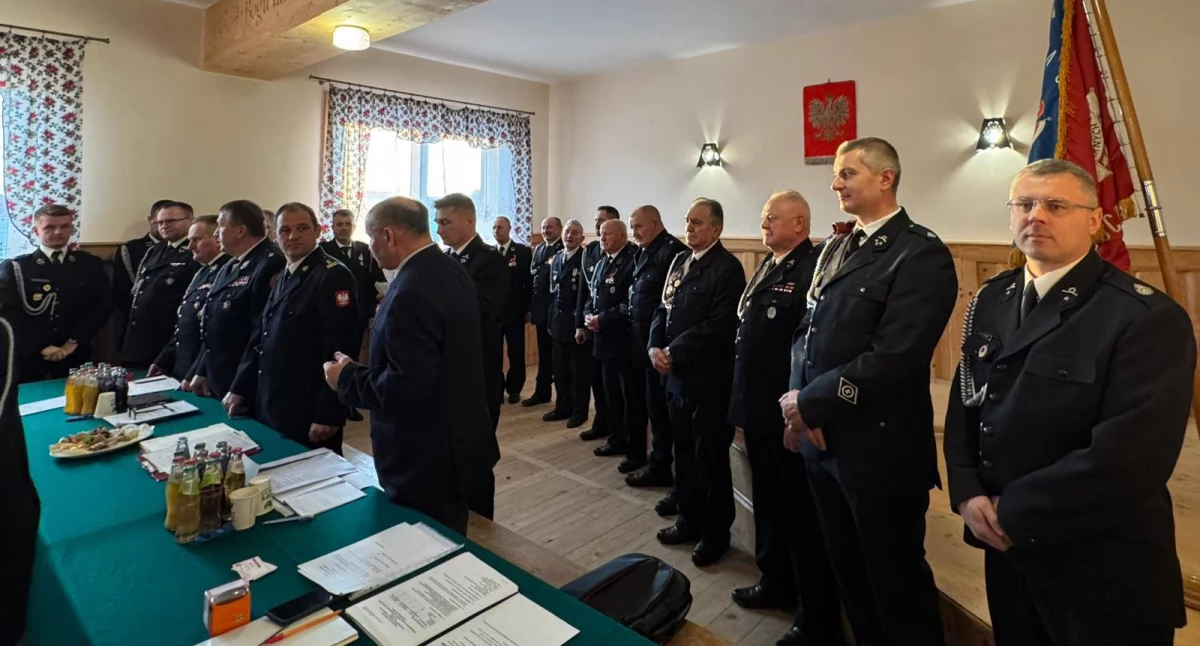 Odznaczenie dla druhów OSP Podczerwone podczas zebrania sprawozdawczego