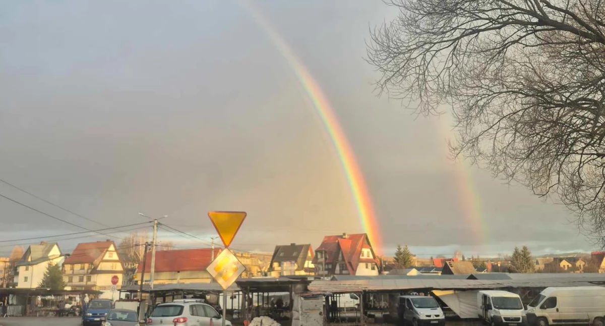 Skarb na końcu tęczy znajduje się w Jabłonce? Piękna tęcza zachwyciła mieszkańców
