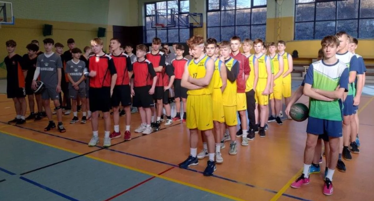 Powiatowe Igrzyska Młodzieży Szkolnej w  koszykówce chłopców