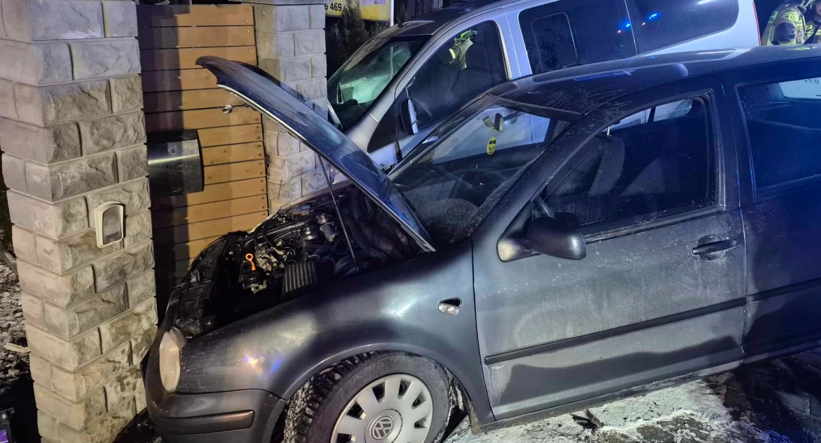 Zderzenie samochodów w Jabłonce– jedna osoba poszkodowana trafiła do szpitala