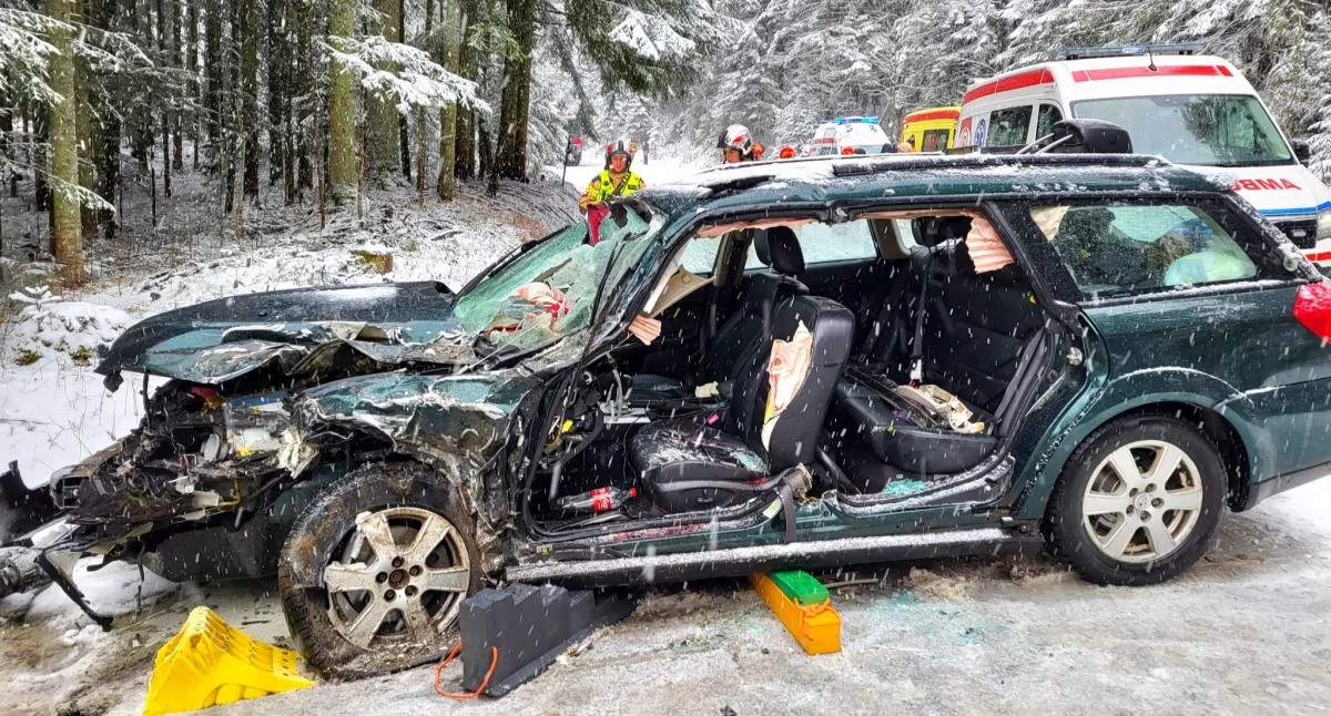 Groźny wypadek w Kościelisku – trzy osoby trafiły do szpitala