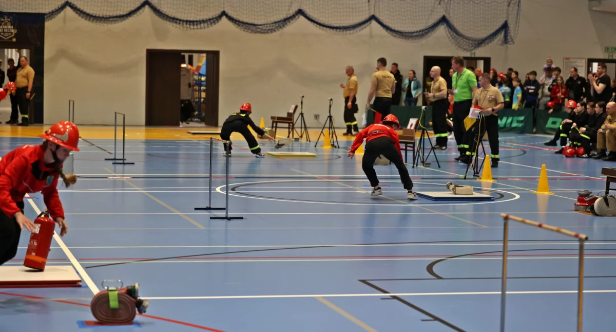 Wojewódzkie Halowe Młodzieżowe Zawody Sportowo-Pożarnicze w Szaflarach