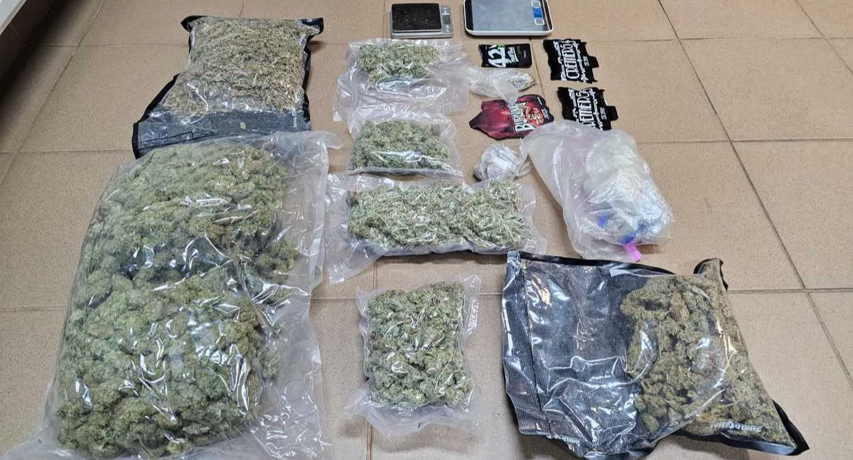 Policja w Jabłonce zabezpieczyła ponad 2 kg narkotyków – 23-latka zatrzymana