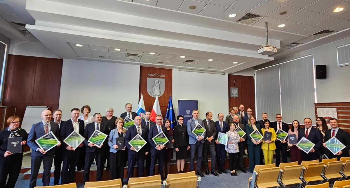 Prawie 15 mln zł w ramach rządowego Funduszu Rozwoju Dróg dla samorządów z powiatu nowotarskiego 