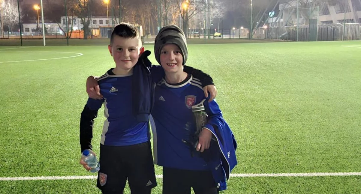 Młodzi piłkarze AP Wisła Czarny Dunajec na treningu w Wiśle Kraków - Piotr Haberny i Kacper Włoch