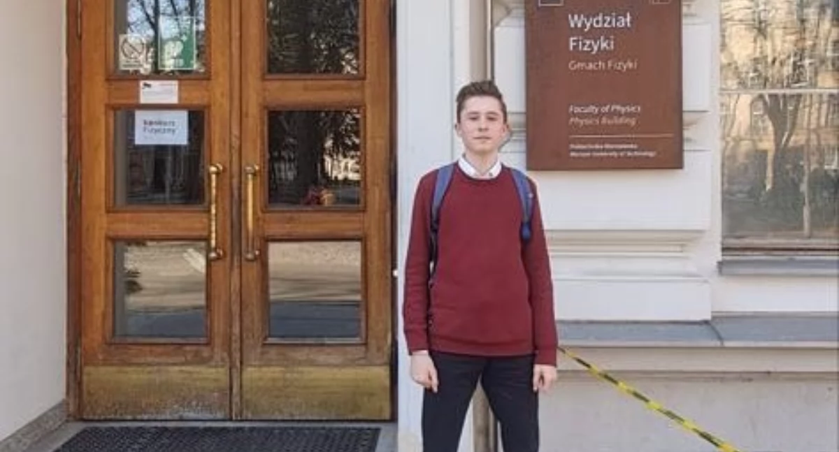 Filip Kubiak wyróżnionym finalistą konkursu fizycznego Politechniki Warszawskiej